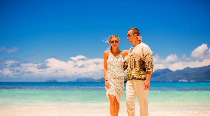 Spar flyrejsen og få råd til sommerhus med pool